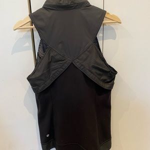 Lululemon black vest size 8